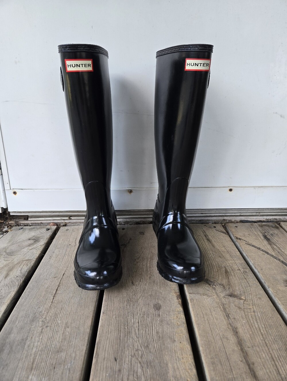 Hunter black glossy tall rain boots size 6 in great condition